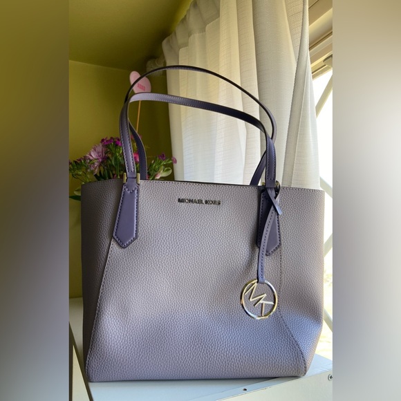 NWOT Michael Kors Kimberly Tote - Picture 4 of 7